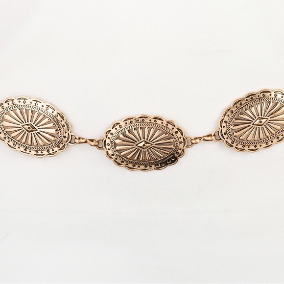 Oval Disc Chain Concho Link Belt | Gold or Silver - Picture 4 of 6